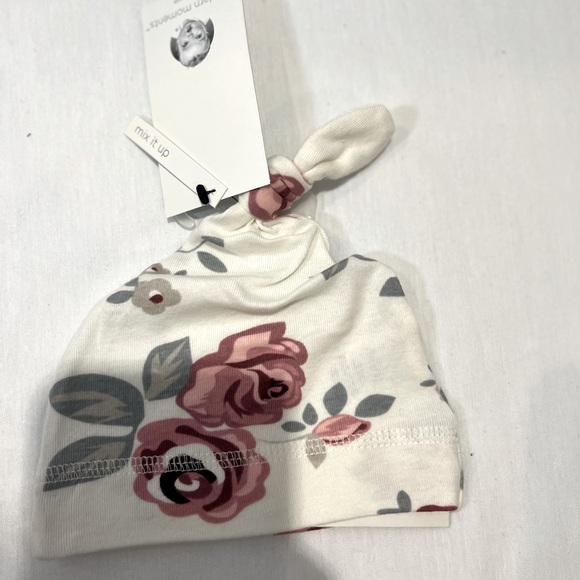 NWT Hat & Sleeper Floral Sleeper Set 🥰 - Picture 5 of 5